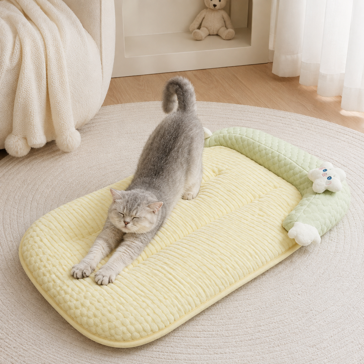 💛 Cozy Pet Mat | Plush Padded Comfort | Home Lounging | Pet Lover Gift | Adorable Star Detail