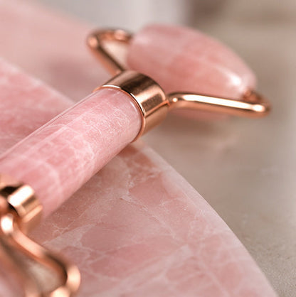 macro stone-look roller and rose-gold metal details